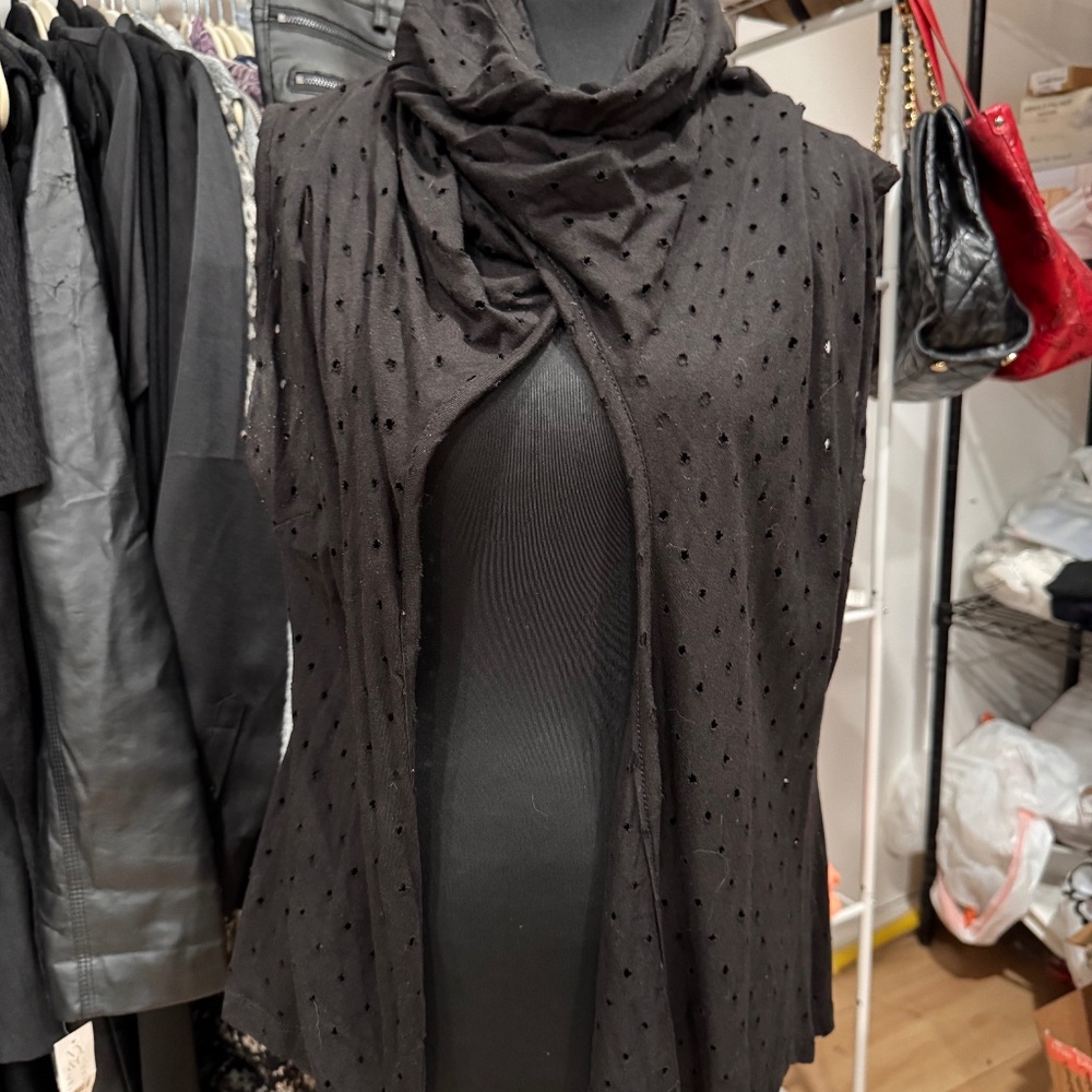 RUTI - MOST INVENTIVE / SPECIAL PIECE EVER summer vest w/ eyelet & magical neck